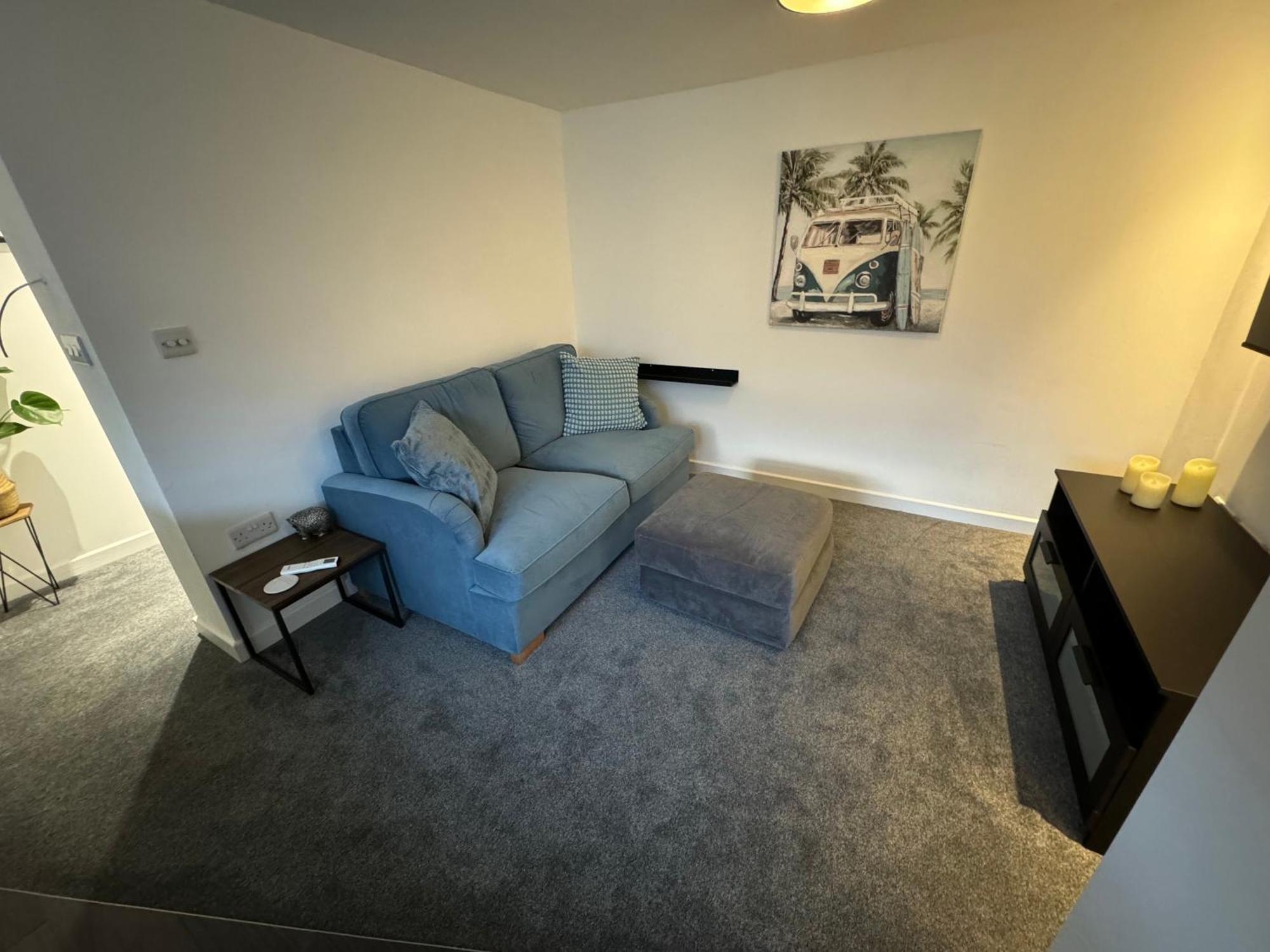 Modern 1 Bed Apartment With Car Parking Bitton Exterior photo